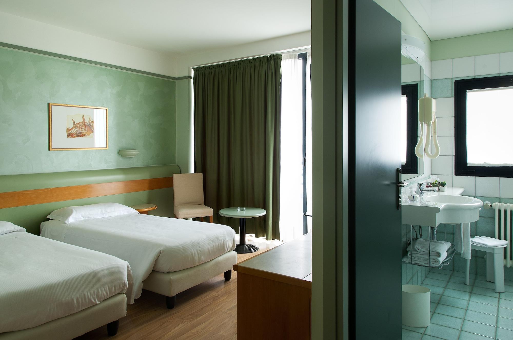 Best Western Hotel Leonardo Da Vinci Erba Eksteriør bilde