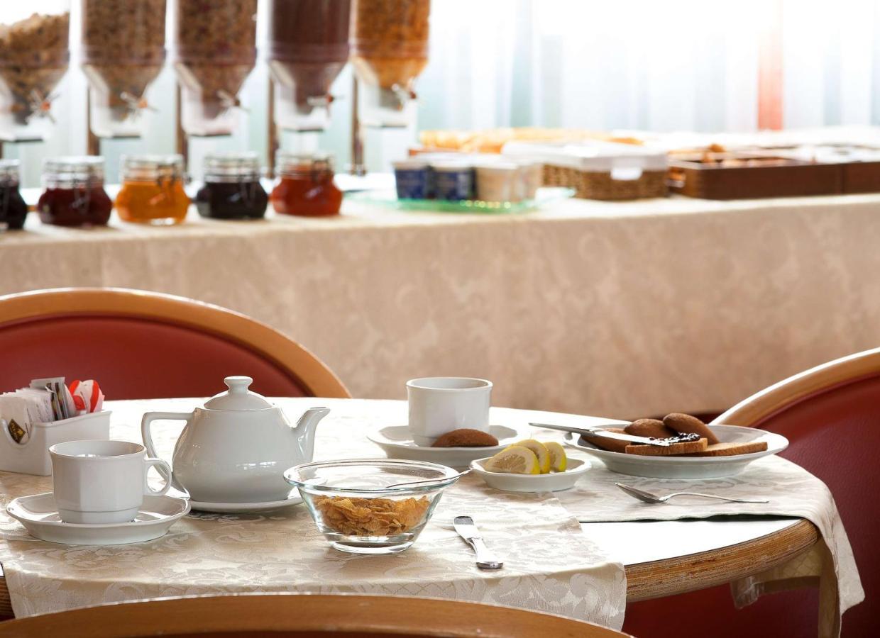 Best Western Hotel Leonardo Da Vinci Erba Eksteriør bilde