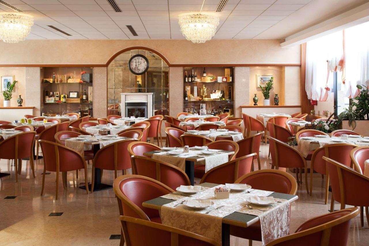 Best Western Hotel Leonardo Da Vinci Erba Eksteriør bilde