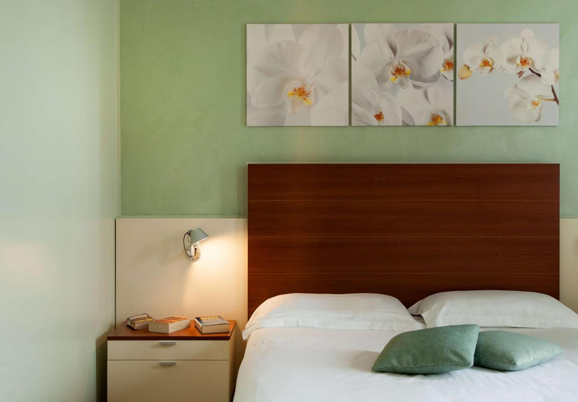 Best Western Hotel Leonardo Da Vinci Erba Eksteriør bilde