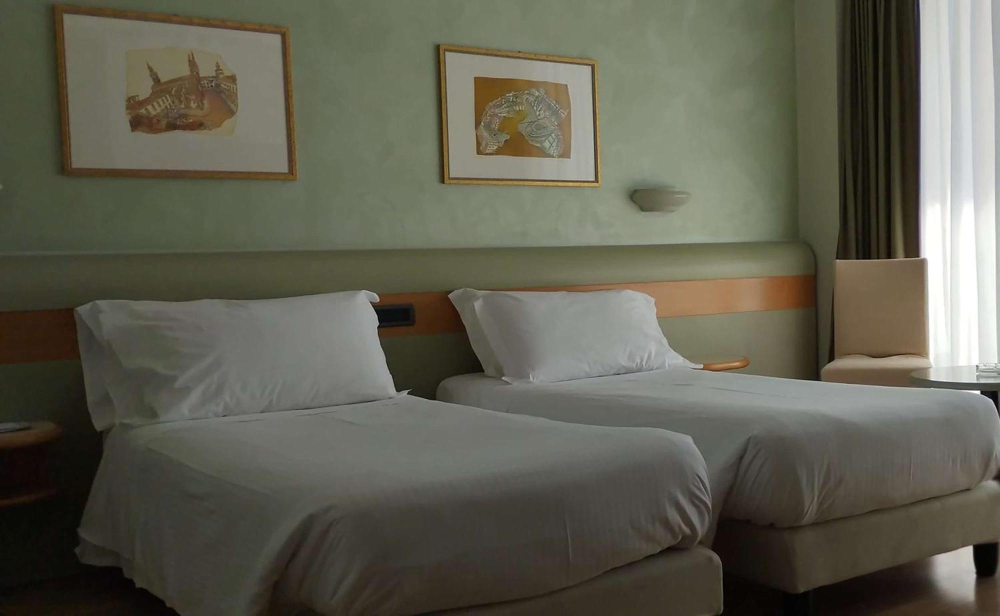 Best Western Hotel Leonardo Da Vinci Erba Eksteriør bilde