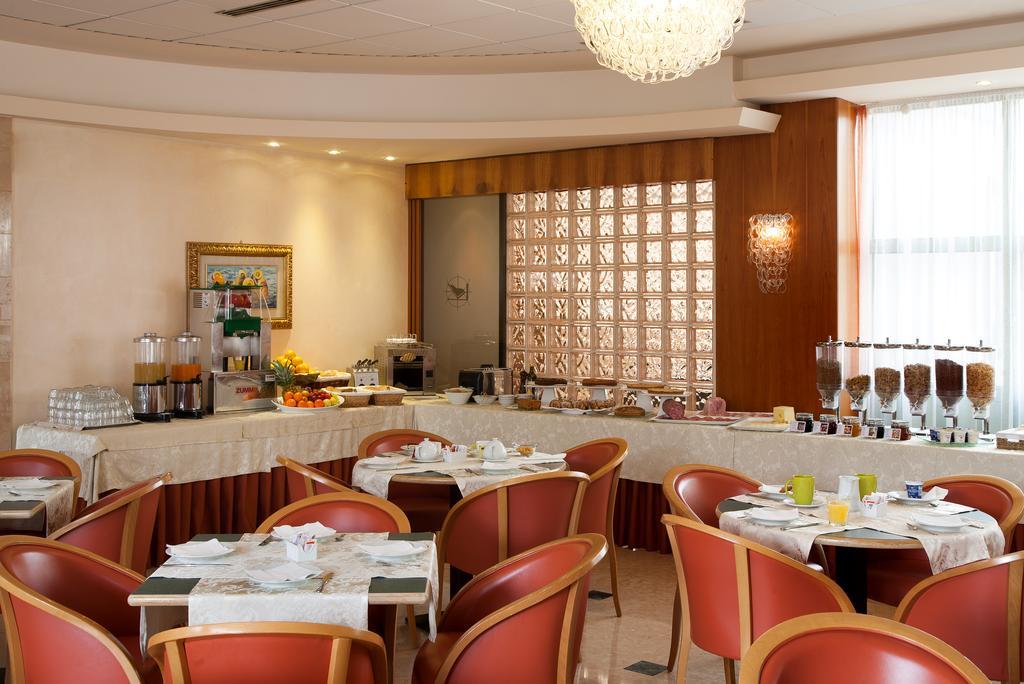 Best Western Hotel Leonardo Da Vinci Erba Eksteriør bilde